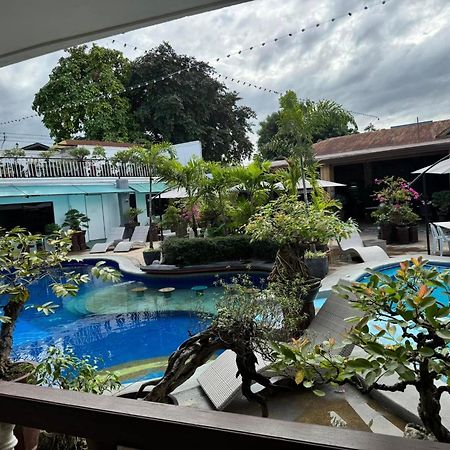 Vincent Resort Hotel อังเฮเลส ภายนอก รูปภาพ