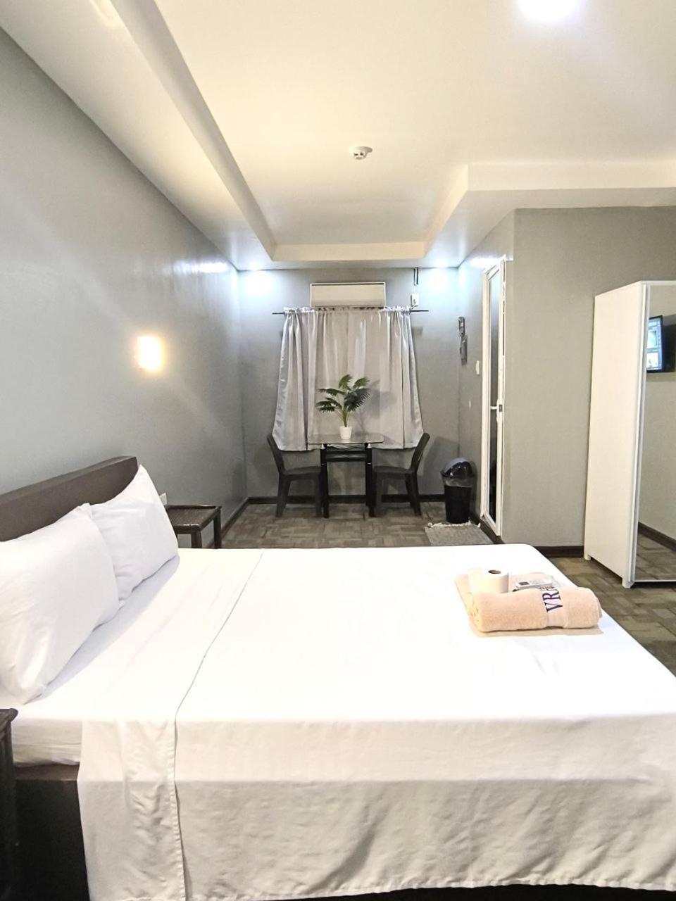 Vincent Resort Hotel อังเฮเลส ภายนอก รูปภาพ