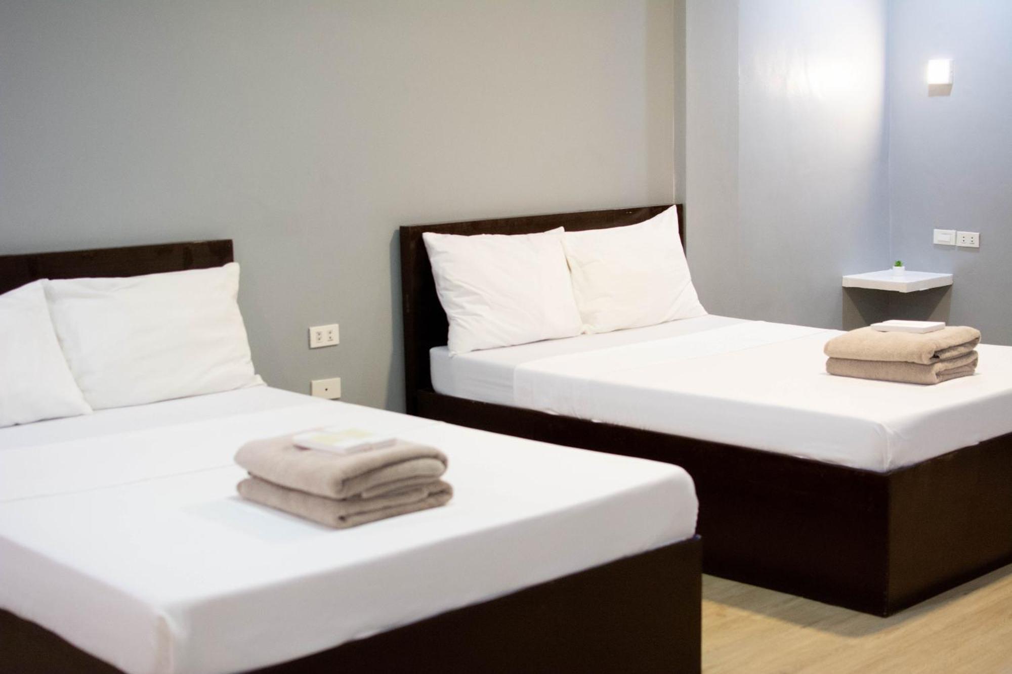 Vincent Resort Hotel อังเฮเลส ภายนอก รูปภาพ