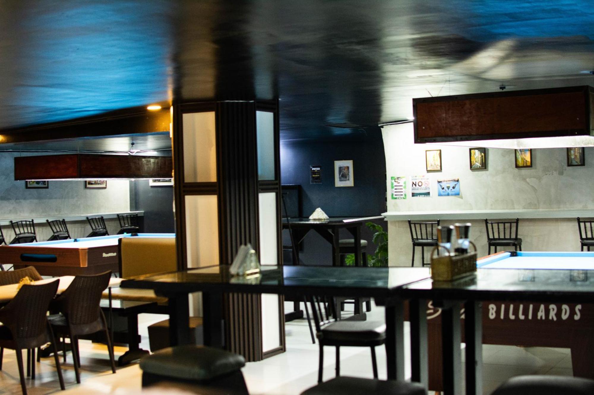 Vincent Resort Hotel อังเฮเลส ภายนอก รูปภาพ